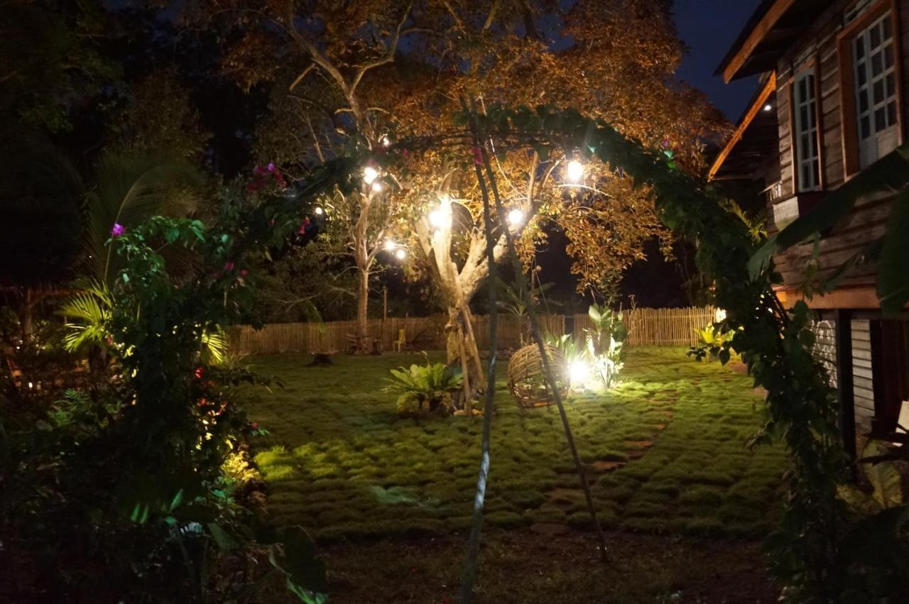 פנגלאו Peaceland Hostel מראה חיצוני תמונה